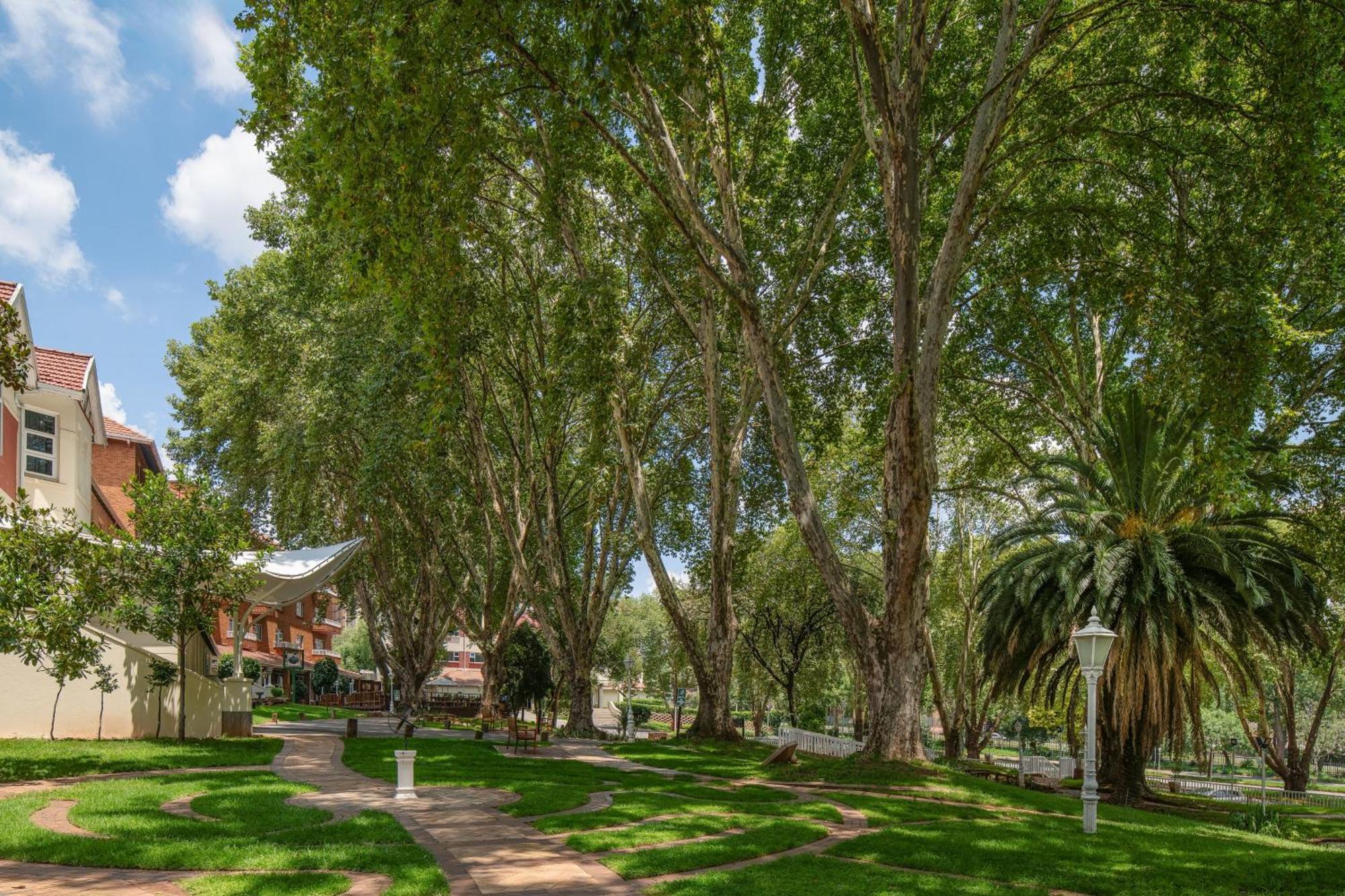 Holiday Inn - Johannesburg Sunnyside Park By Ihg Esterno foto