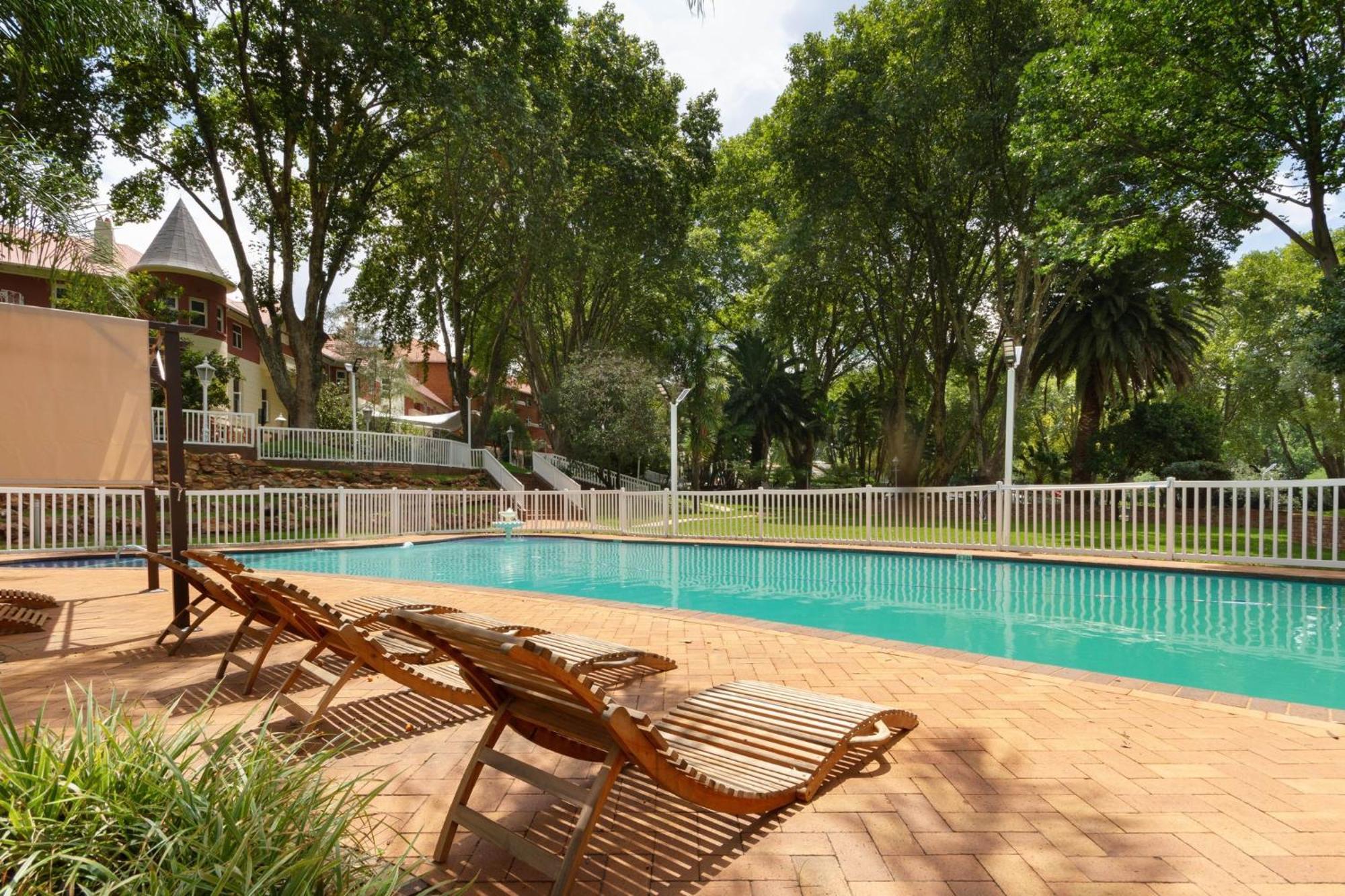 Holiday Inn - Johannesburg Sunnyside Park By Ihg Esterno foto